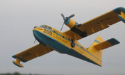 Canadair CL-215 Scooper 1:144